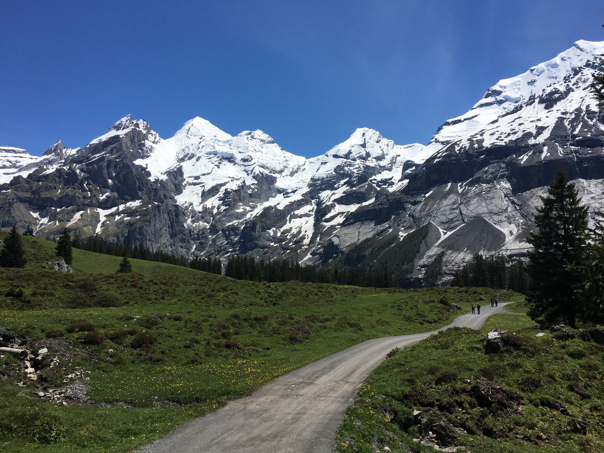 The trail to Oeschinensee